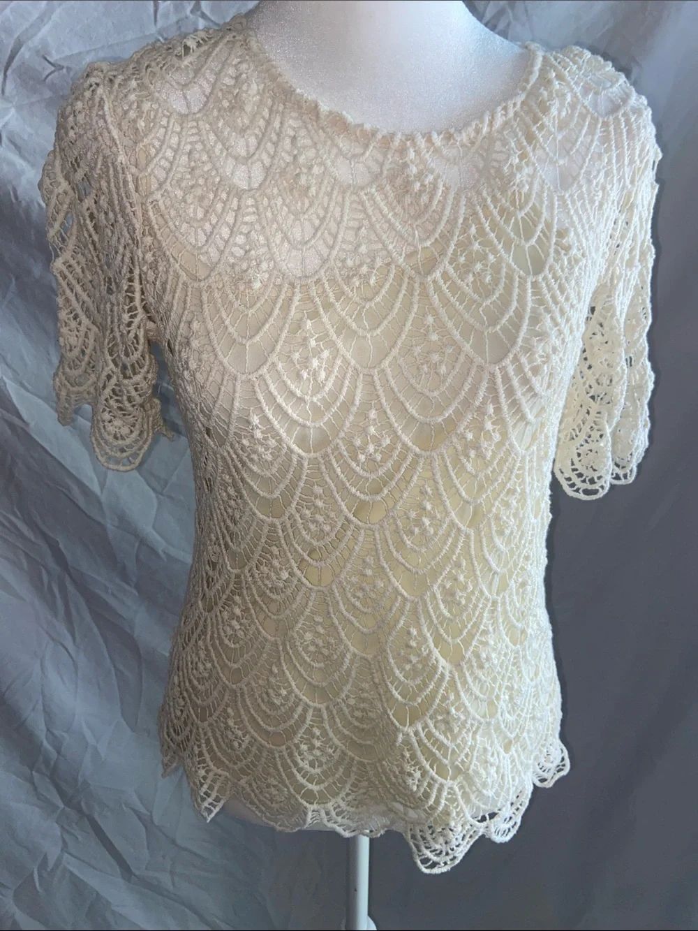 Adiva Cream Crochet Lace Short-Sleeve Top